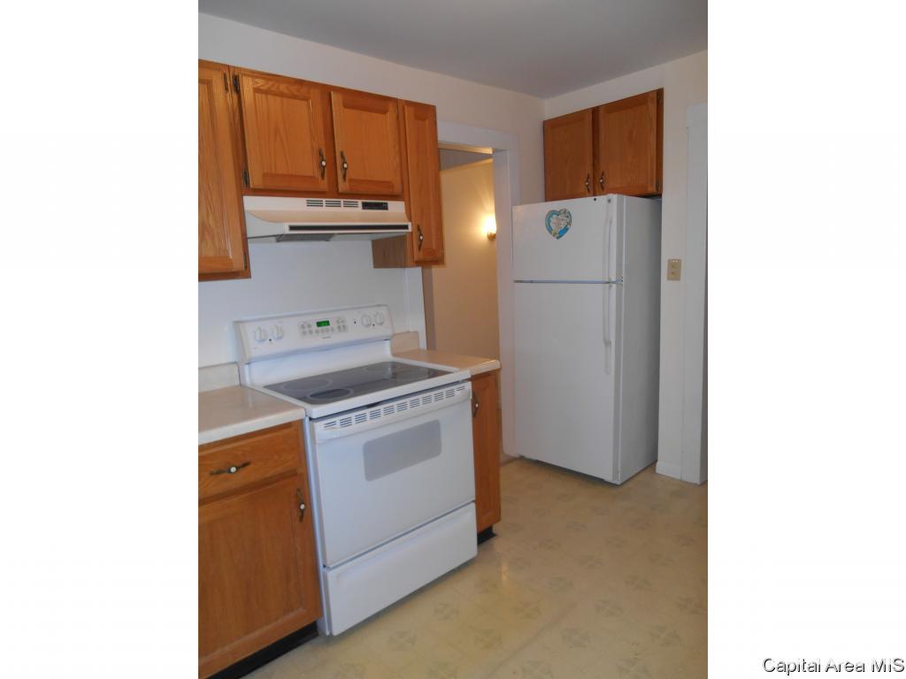 2329 East Reservoir Street Springfield, IL 62702 - Photo 12 of 27 Gallery Image 12