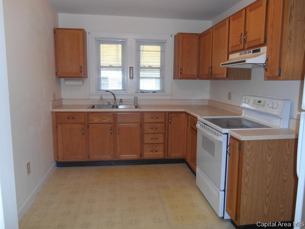 2329 East Reservoir Street Springfield, IL 62702 - Photo 13 of 27 Gallery Image 13