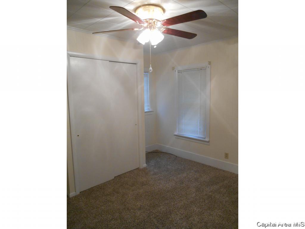 2329 East Reservoir Street Springfield, IL 62702 - Photo 17 of 27 Gallery Image 17