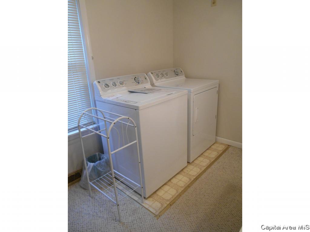 2329 East Reservoir Street Springfield, IL 62702 - Photo 23 of 27 Gallery Image 23