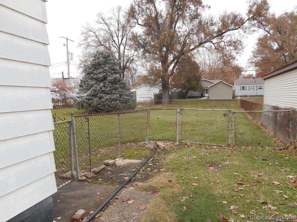 2329 East Reservoir Street Springfield, IL 62702 - Photo 25 of 27 Gallery Image 25