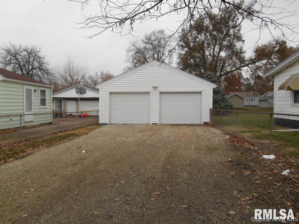2329 East Reservoir Street Springfield, IL 62702 - Photo 26 of 27 Gallery Image 26