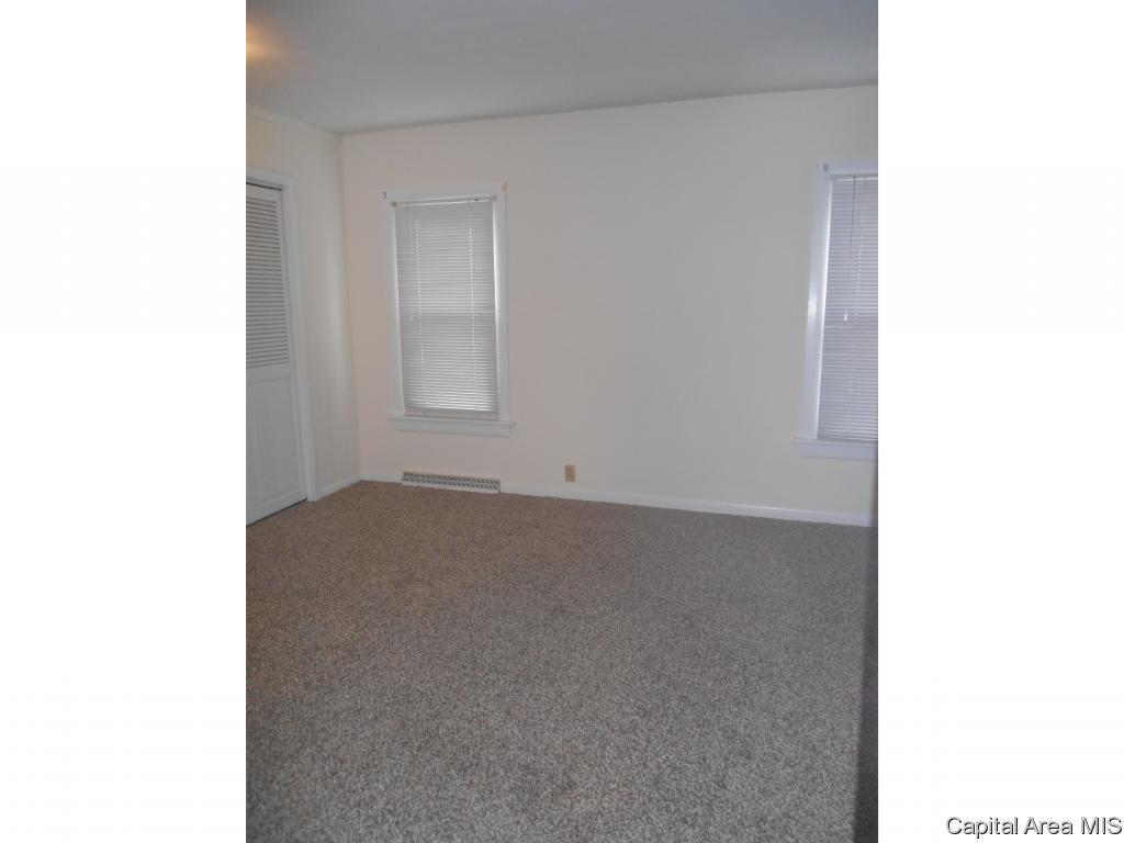 2329 East Reservoir Street Springfield, IL 62702 - Photo 6 of 27 Gallery Image 6