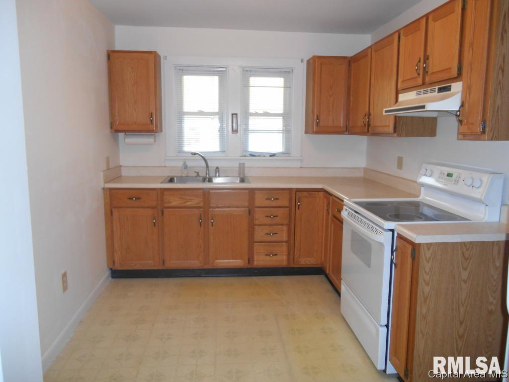 2329 East Reservoir Street Springfield, IL 62702 - Photo 9 of 27 Gallery Image 9