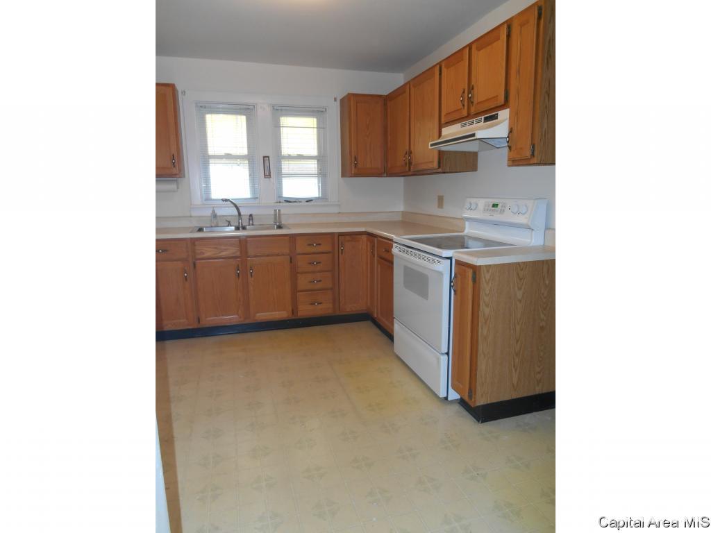 2329 East Reservoir Street Springfield, IL 62702 - Photo 10 of 27 Gallery Image 10