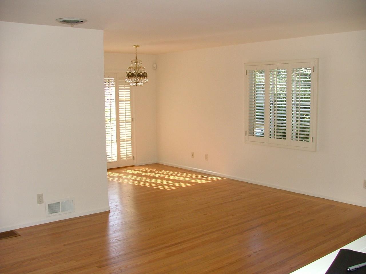232 Eaton Road San Mateo, CA 94402 - Photo 5 of 13 Gallery Image 5