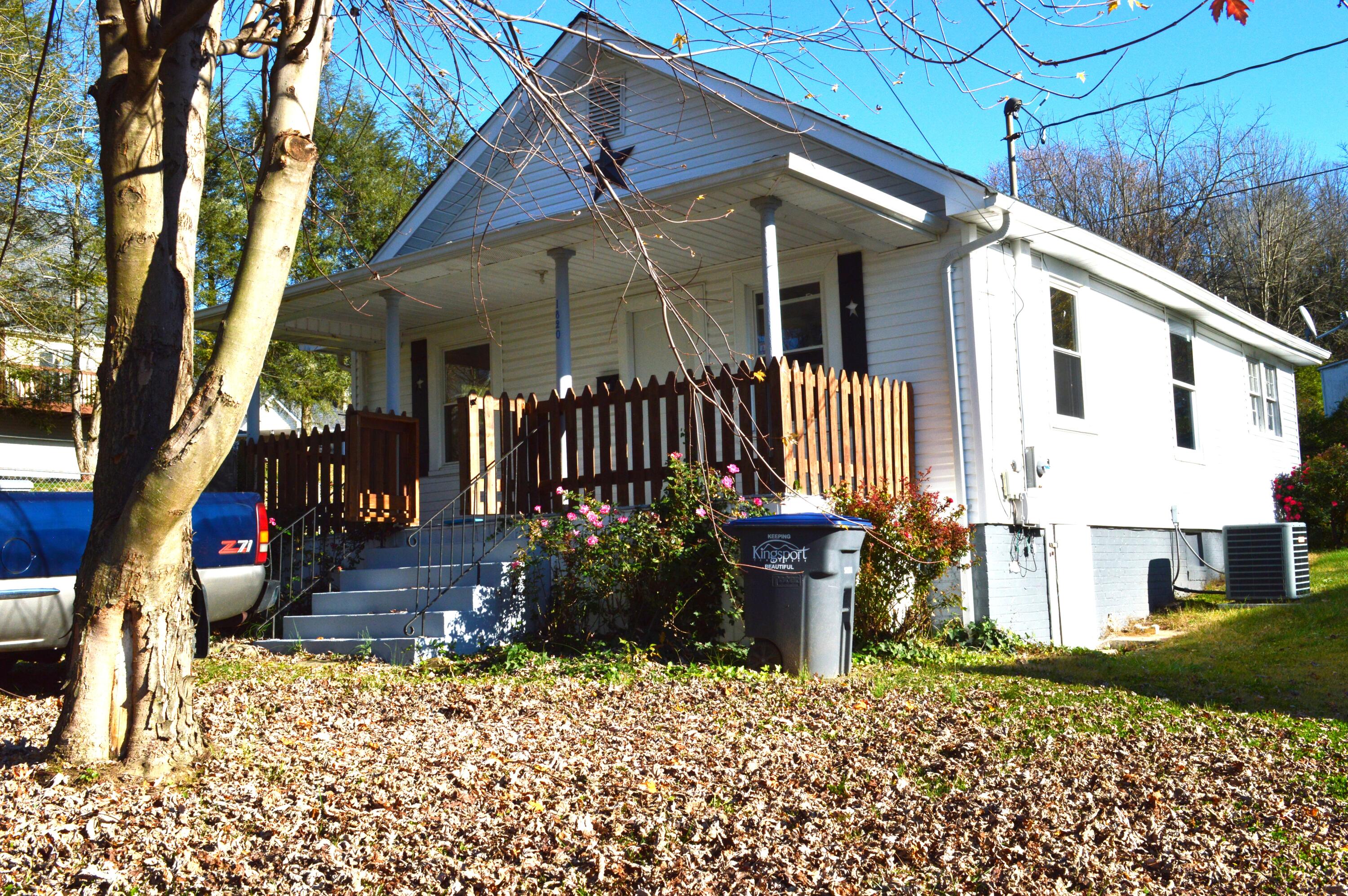 1820 Ridgeway Drive Kingsport, TN 37664 - Photo 1 of 13 DSC_0020 (1)