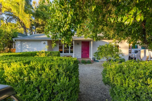 $996,000 | 216 East Aliso Street, Ojai, CA 93023