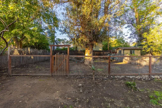 $949,000 | 216 East Aliso Street, Ojai, CA 93023