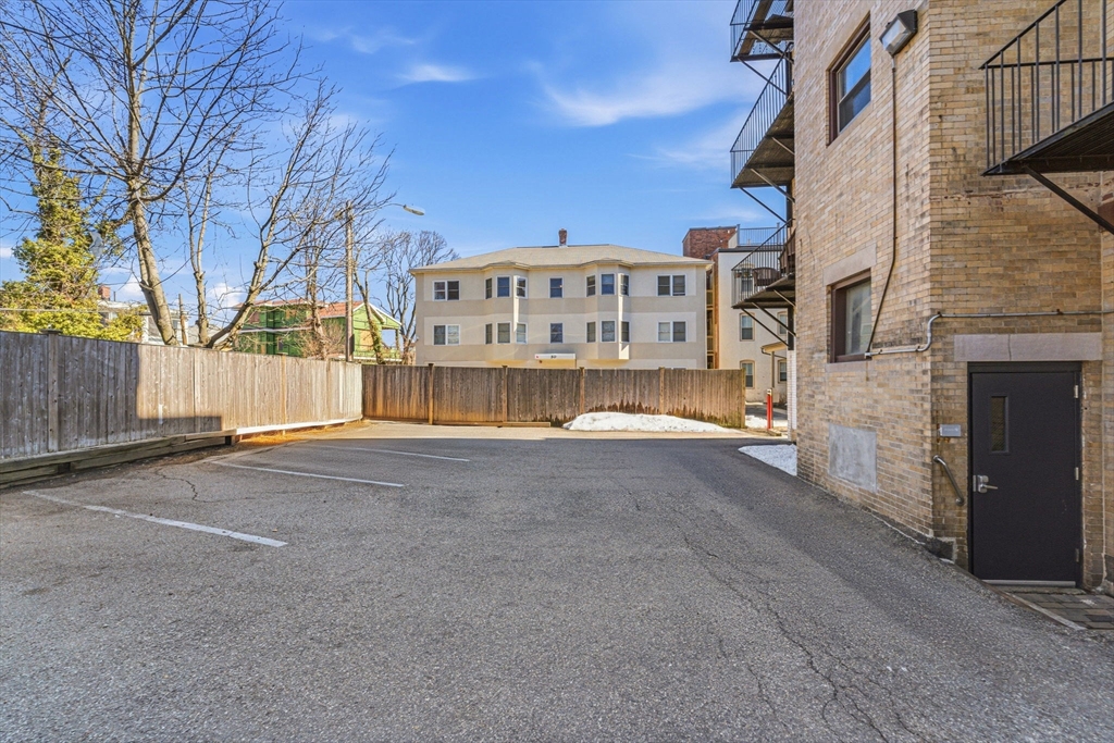 48 Kent Street, Unit 5 Brookline, MA 02445 - Photo 21 of 24