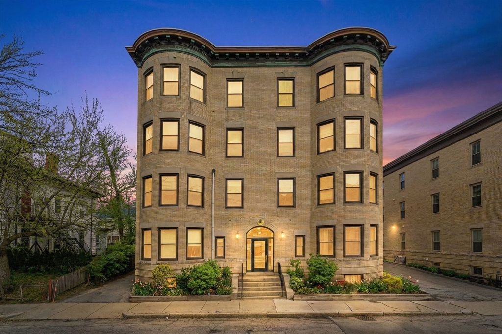 48 Kent Street, Unit 5 Brookline, MA 02445 - Photo 23 of 24