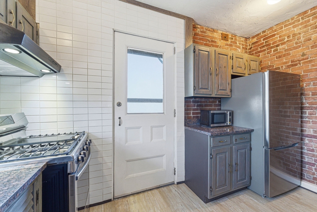 48 Kent Street, Unit 5 Brookline, MA 02445 - Photo 6 of 24