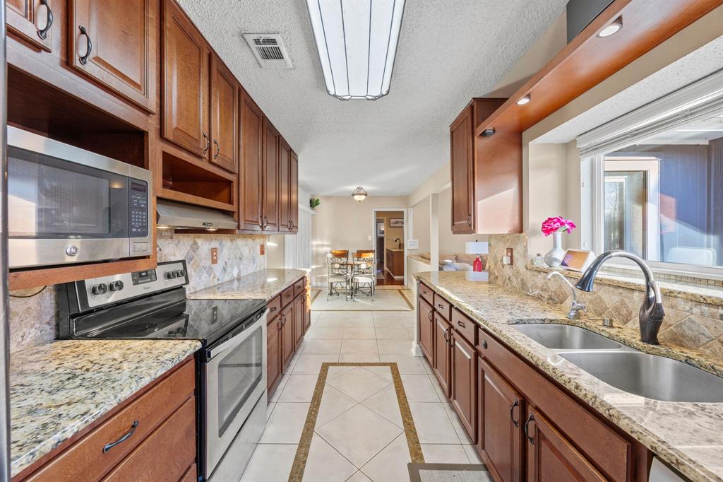 7933 Waterside Trail Fort Worth, TX 76137 - Photo 20 of 35