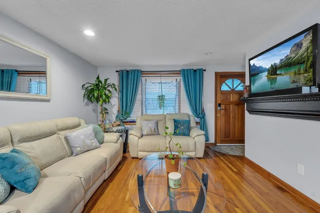 $399,000 | 17 Middlesex Avenue, Worcester, MA 01604