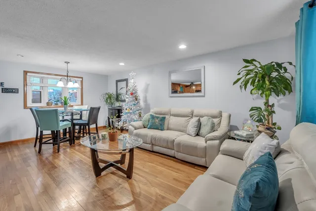 $399,000 | 17 Middlesex Avenue, Worcester, MA 01604