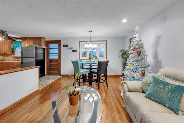 $399,000 | 17 Middlesex Avenue, Worcester, MA 01604