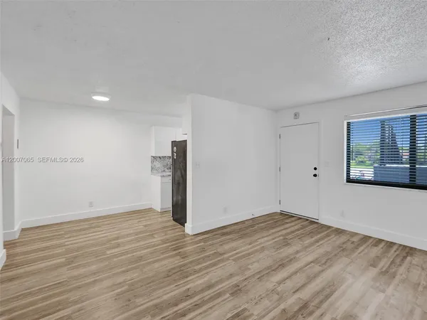 $1,875 | 114 Southeast 8th Street, Unit 102, Hallandale Beach, FL 33009