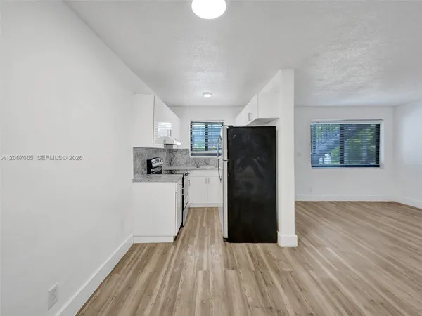 $1,875 | 114 Southeast 8th Street, Unit 102, Hallandale Beach, FL 33009