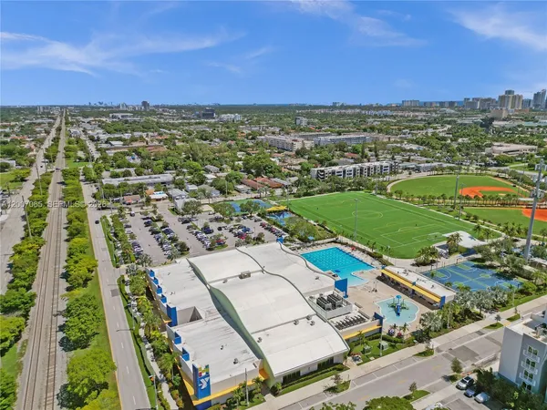 $1,875 | 114 Southeast 8th Street, Unit 102, Hallandale Beach, FL 33009