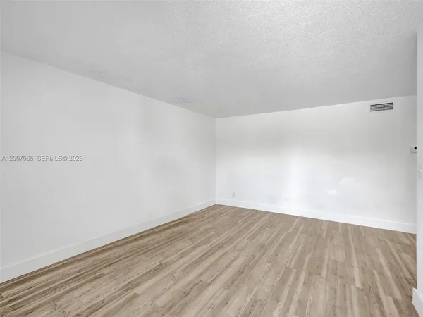 $1,875 | 114 Southeast 8th Street, Unit 102, Hallandale Beach, FL 33009