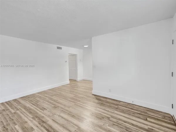 $1,875 | 114 Southeast 8th Street, Unit 102, Hallandale Beach, FL 33009