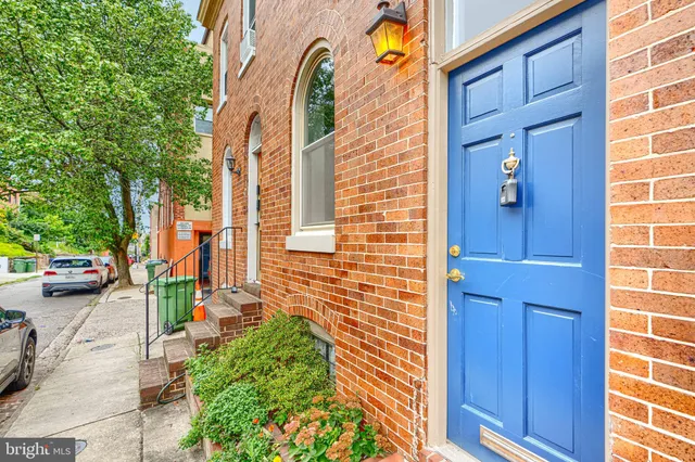 view of front door of house