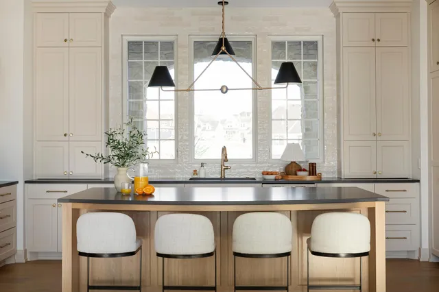 $5,500,000 | 4909 Rolling Green Parkway, Edina, MN 55436