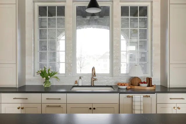 $5,500,000 | 4909 Rolling Green Parkway, Edina, MN 55436