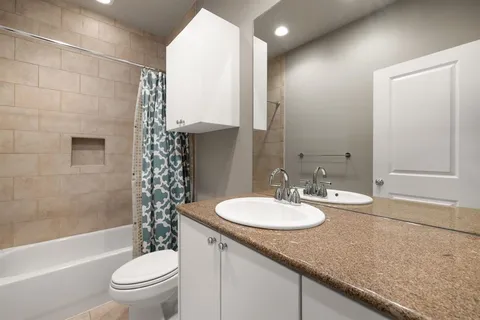 a view of livingroom with furniture and window