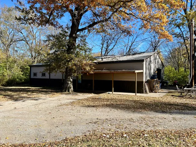 $240,000 | 2175 Old Police Park Road, St. Joseph, IL 61873