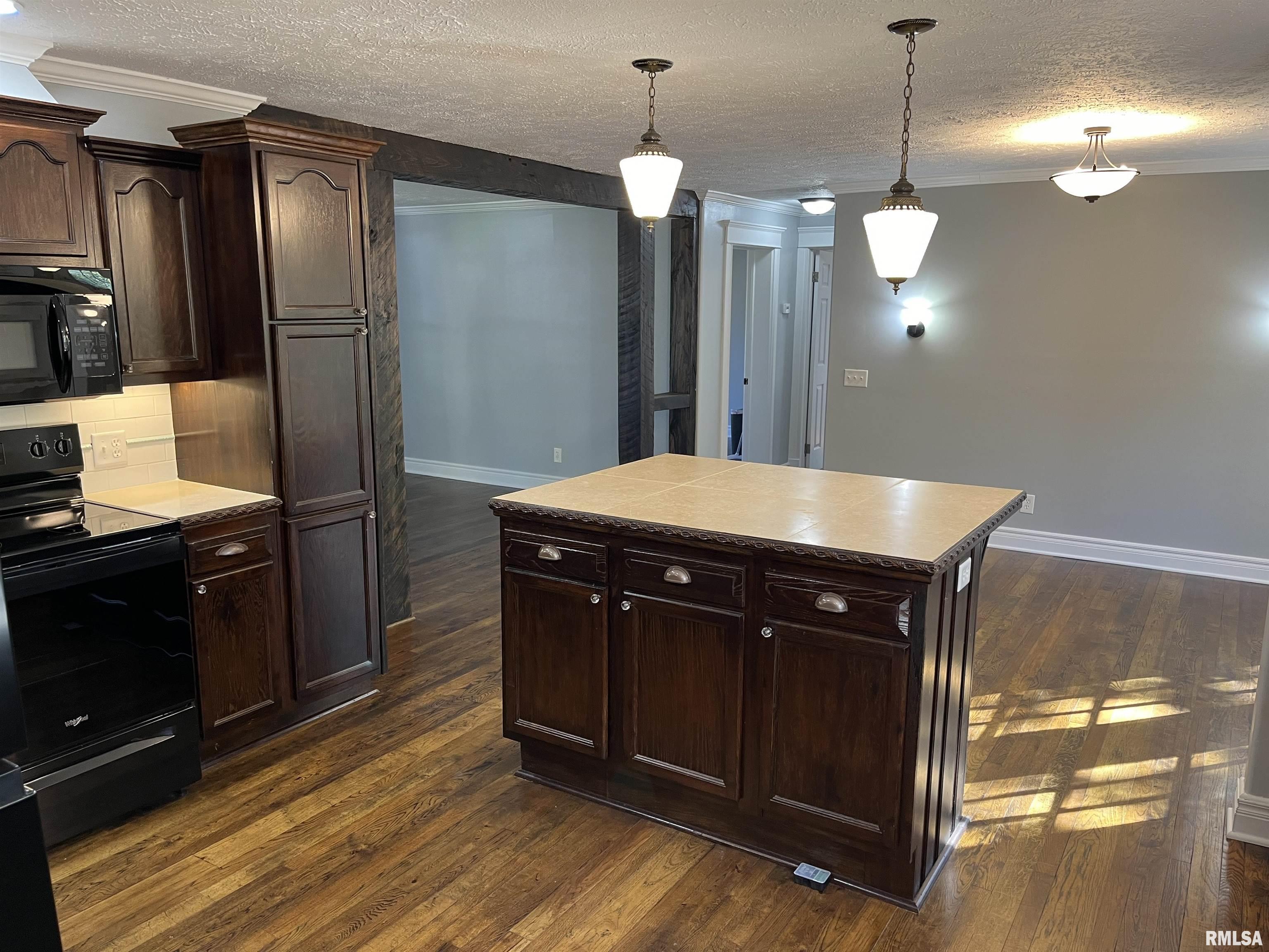 1817 Pershing Road West Frankfort, IL 62896 - Photo 14 of 23 Gallery Image 14