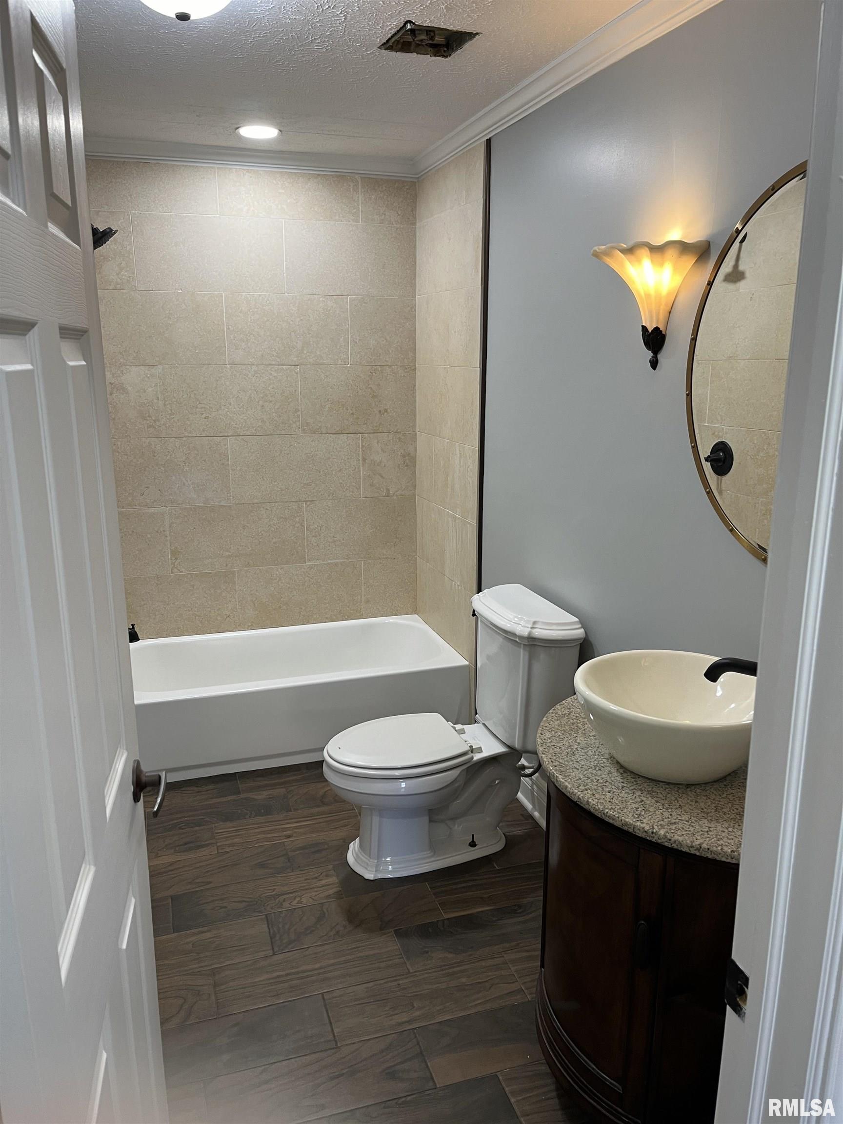 1817 Pershing Road West Frankfort, IL 62896 - Photo 6 of 23 Gallery Image 6
