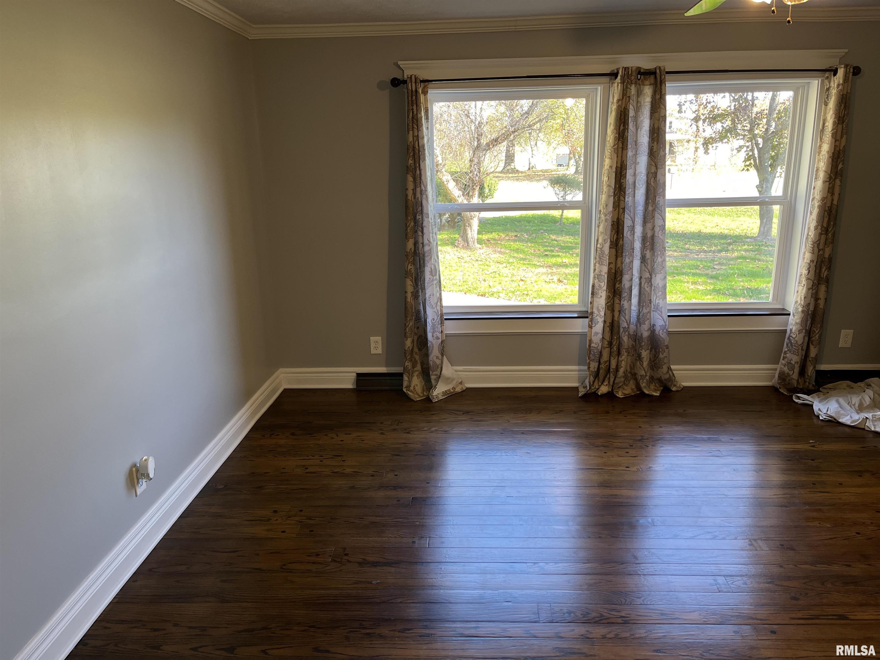 1817 Pershing Road West Frankfort, IL 62896 - Photo 8 of 23 Gallery Image 8