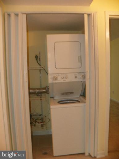 2255 Castle Rock Square, Unit 2B Reston, VA 20191 - Photo 1 of 14 washer/dryer