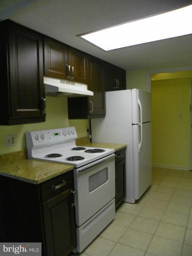 2255 Castle Rock Square, Unit 2B Reston, VA 20191 - Photo 11 of 14 Kitchen 2