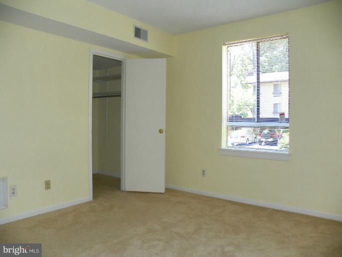 2255 Castle Rock Square, Unit 2B Reston, VA 20191 - Photo 13 of 14 Bedroom (Master) with closet