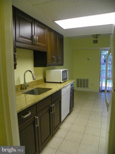 2255 Castle Rock Square, Unit 2B Reston, VA 20191 - Photo 14 of 14 Kitchen 1