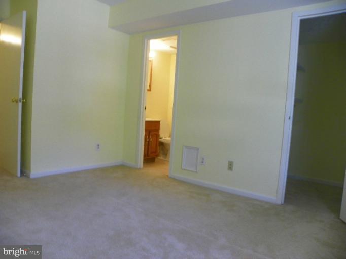 2255 Castle Rock Square, Unit 2B Reston, VA 20191 - Photo 7 of 14 Bedroom (Master) with master bath