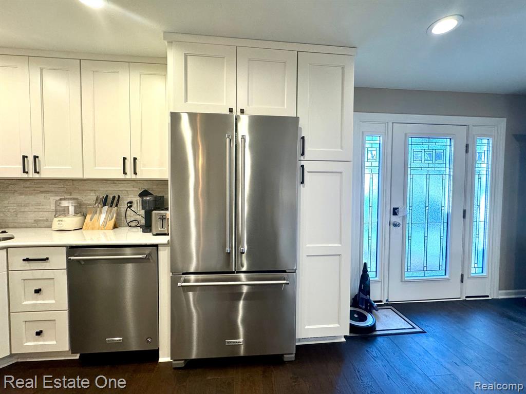 252 1st Street Rochester, MI 48307 - Photo 6 of 12