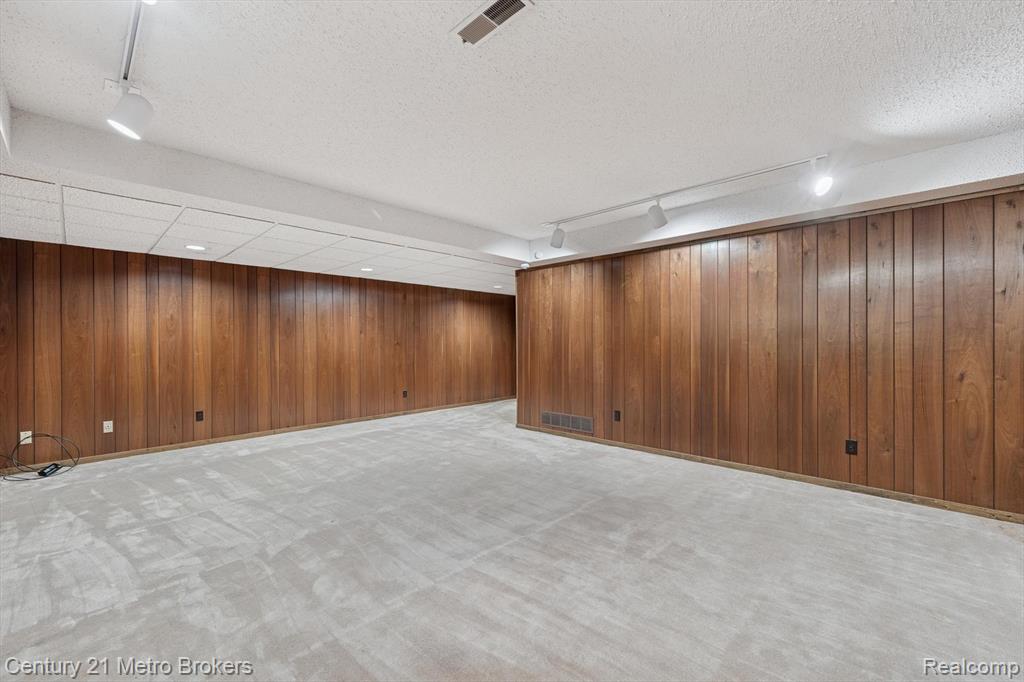 9095 South Saginaw Road, Unit 23 Grand Blanc, MI 48439 - Photo 42 of 54