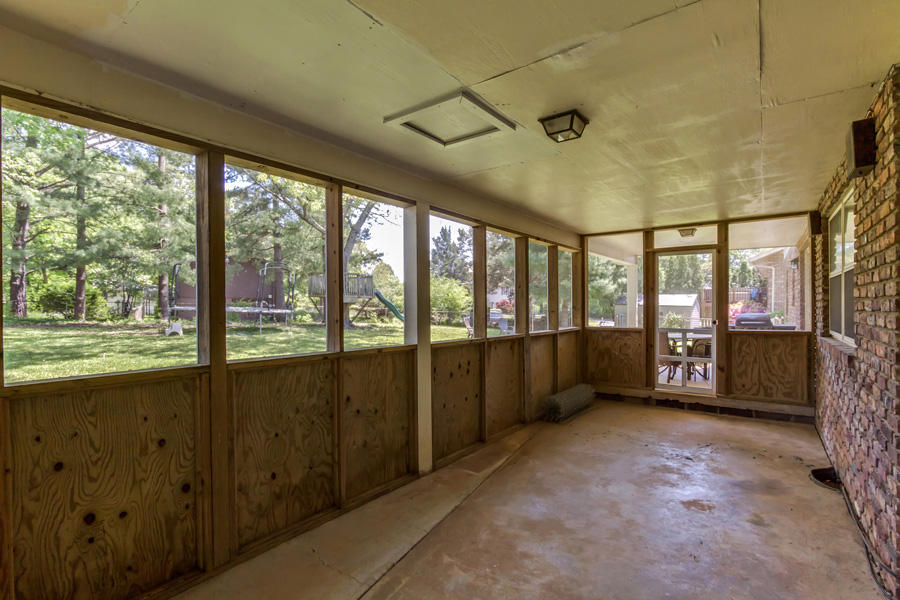 1004 Roderick Road Knoxville, TN 37923 - Photo 33 of 36 Screened Porch