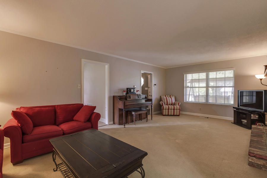 1004 Roderick Road Knoxville, TN 37923 - Photo 10 of 36 Family Room