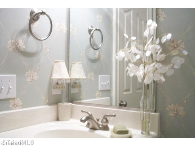 7064 Harperglen Road Clemmons, NC 27012 - Photo 11 of 16 Other Bath.