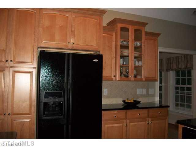 7064 Harperglen Road Clemmons, NC 27012 - Photo 5 of 16 Kitchen.