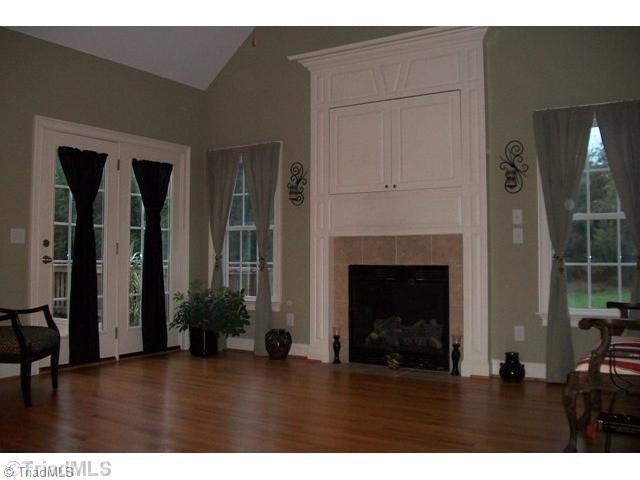 7064 Harperglen Road Clemmons, NC 27012 - Photo 10 of 16 Den/Family/Great Room.
