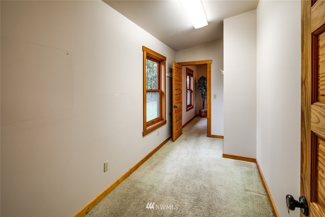 6570 North Star Road Ferndale, WA 98248 - Photo 19 of 39 a view of hallway with natural light