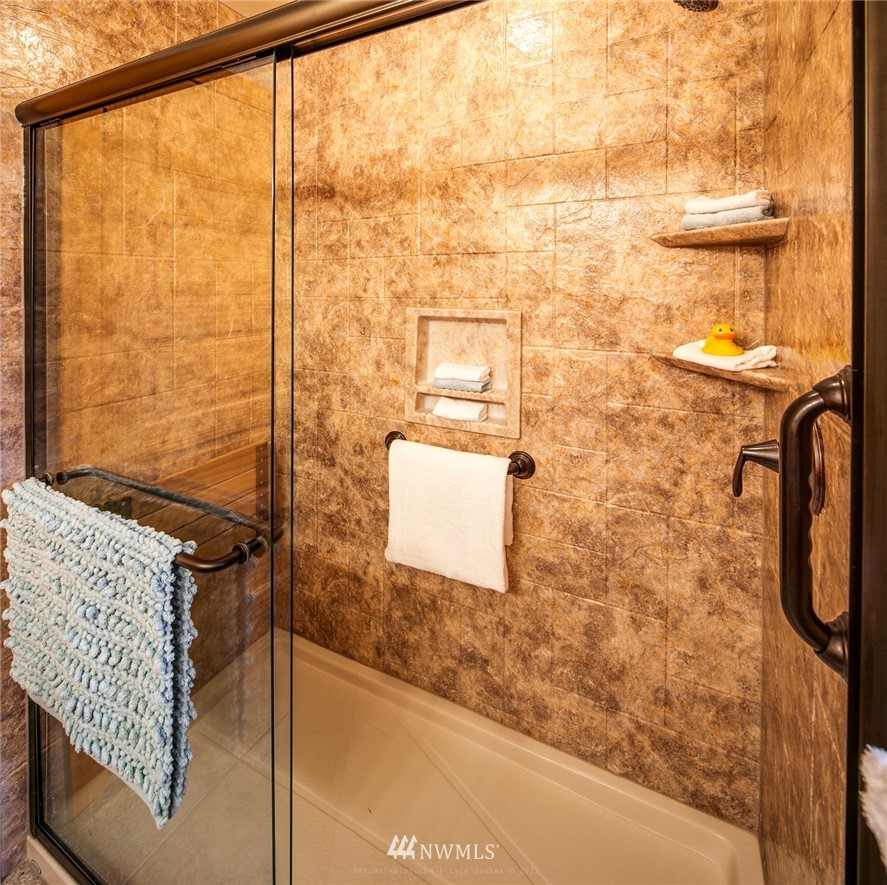 6570 North Star Road Ferndale, WA 98248 - Photo 27 of 39 a bathroom with a shower
