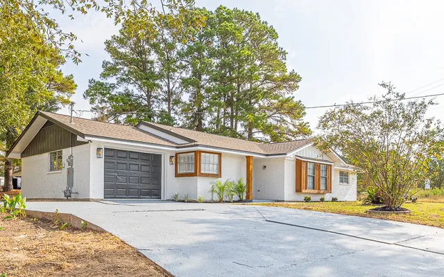 $195,000 | 707 Norwood Lane, Hearne, TX 77859