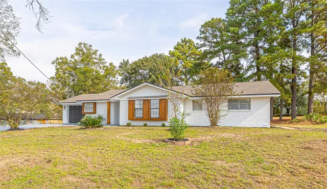 $195,000 | 707 Norwood Lane, Hearne, TX 77859