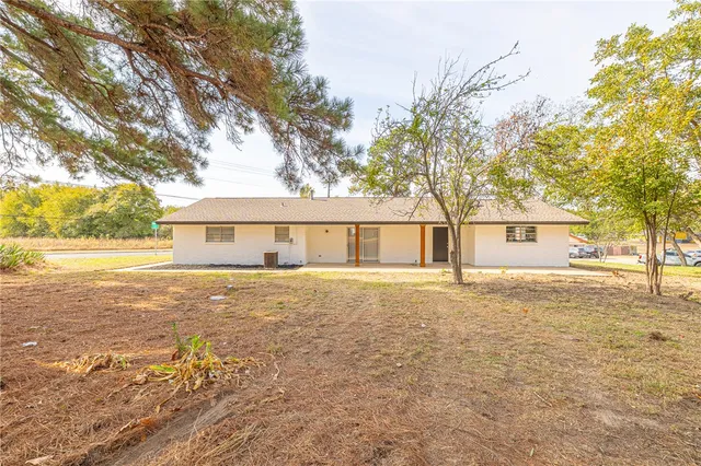 $195,000 | 707 Norwood Lane, Hearne, TX 77859